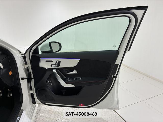 Mercedes Benz A-CLASS 2025-06 8074477-5