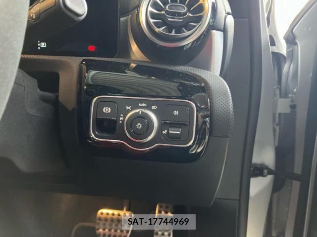 Mercedes Benz A-CLASS 2022-02 8830165-22