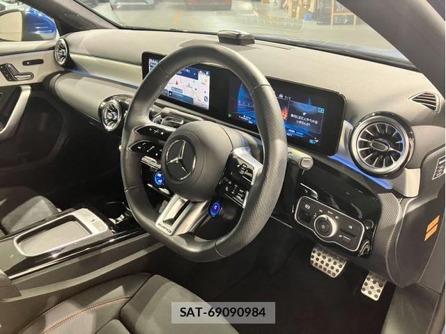 Mercedes Benz A-CLASS 2025-02 8880660-1