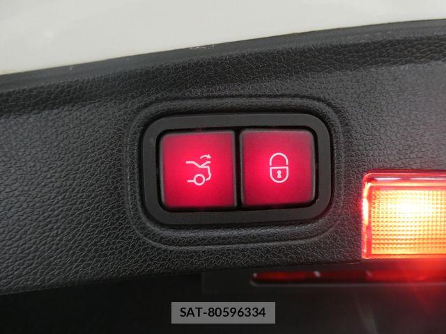 Mercedes Benz C-CLASS 2018-09 8666468-16