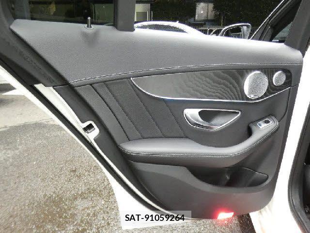 Mercedes Benz C-CLASS 2016-09 2030527-21