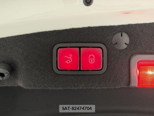 Mercedes Benz C-CLASS 2019-08 3675446-17
