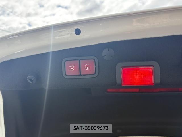 Mercedes Benz C-CLASS 2019-05 4045024-24
