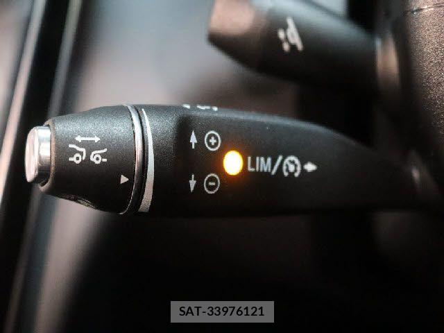Mercedes Benz C-CLASS 2018-05 6012482-16