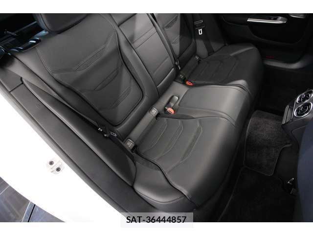 Mercedes Benz C-CLASS 2023-11 3675452-15
