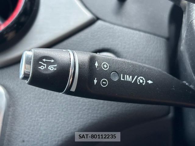 Mercedes Benz CLA-CLASS 2017-08 6791217-16
