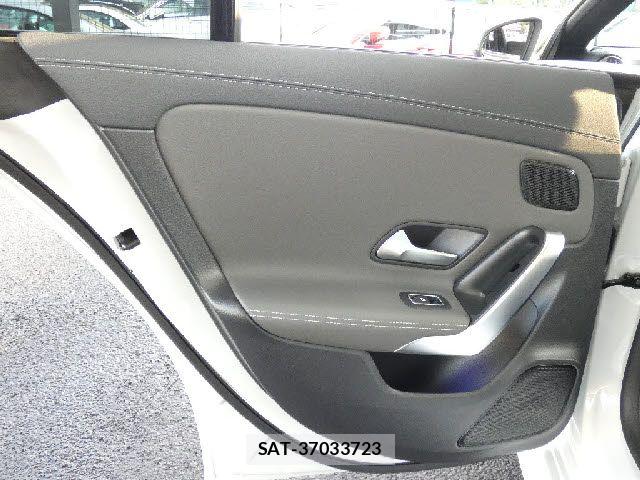 Mercedes Benz CLA-CLASS 2020-06 7272281-21