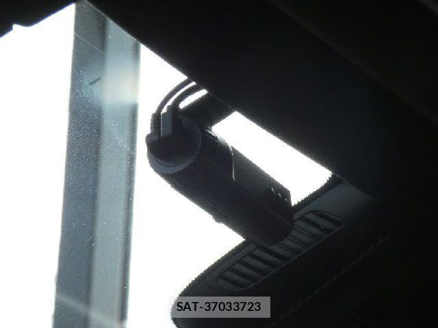 Mercedes Benz CLA-CLASS 2020-06 7272281-24