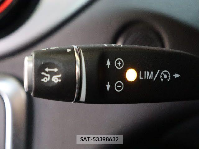 Mercedes Benz CLA-CLASS 2015-12 7358649-16