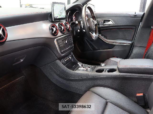 Mercedes Benz CLA-CLASS 2015-12 7358649-1