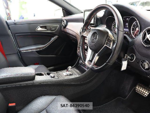 Mercedes Benz CLA-CLASS 2014-02 7562402-11
