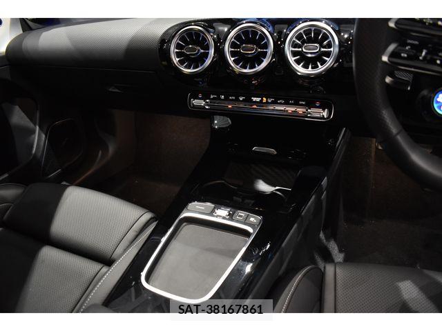 Mercedes Benz CLA-CLASS 2025-06 8036614-6