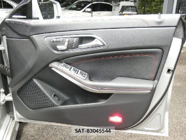 Mercedes Benz CLA-CLASS 2015-09 8485697-23