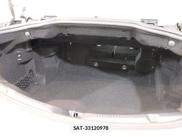 Mercedes Benz E-CLASS 2018-11 8100313-7