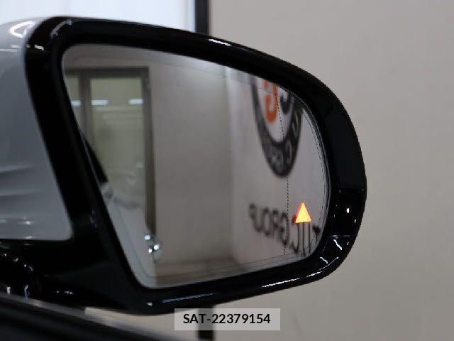 Mercedes Benz E-CLASS 2022-10 8146125-9