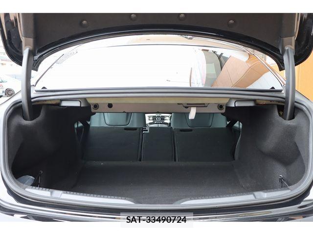 Mercedes Benz E-CLASS 2019-08 8525666-13