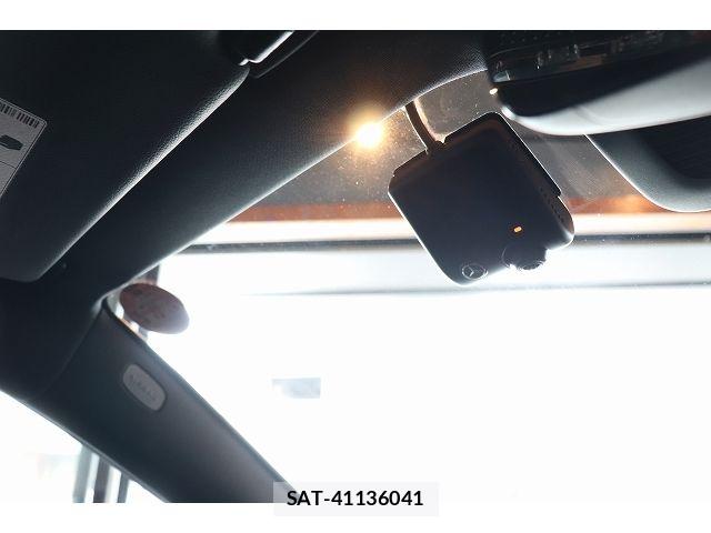 Mercedes Benz E-CLASS 2022-12 8830169-25