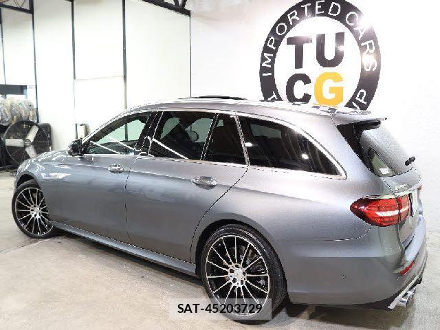 Mercedes Benz E-CLASS 2022-01 6012503-12