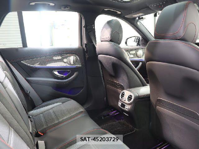 Mercedes Benz E-CLASS 2022-01 6012503-13