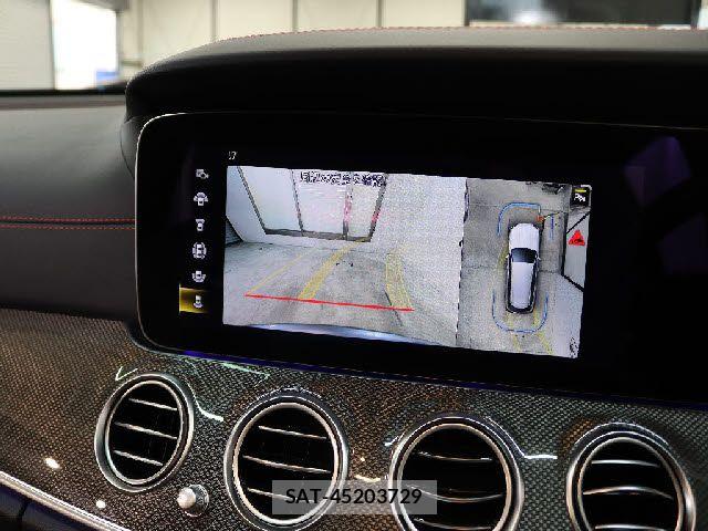 Mercedes Benz E-CLASS 2022-01 6012503-17