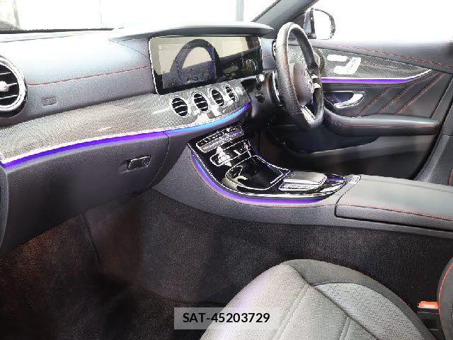 Mercedes Benz E-CLASS 2022-01 6012503-1
