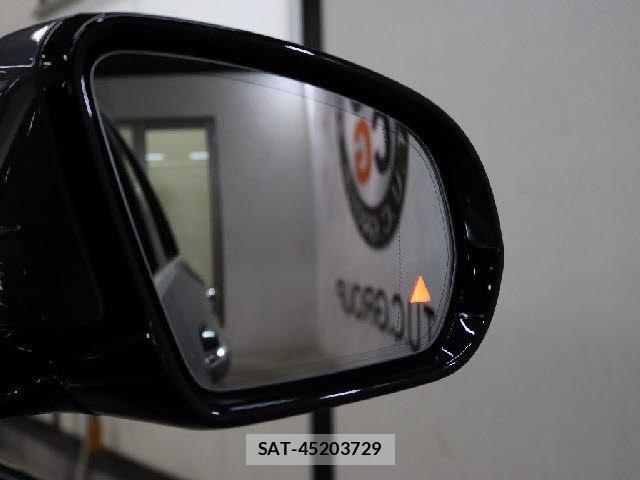 Mercedes Benz E-CLASS 2022-01 6012503-8