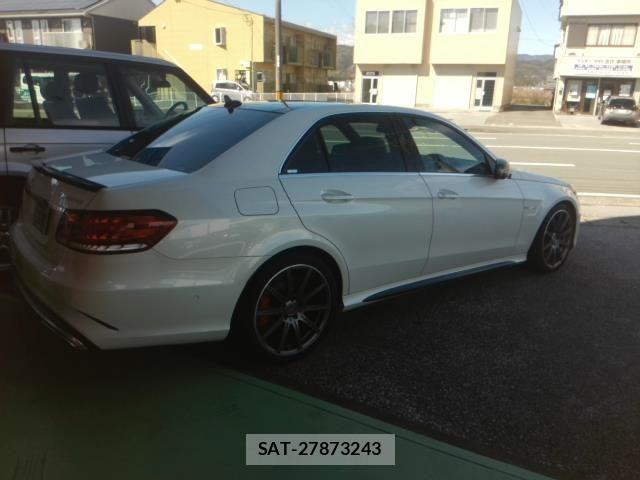Mercedes Benz E-CLASS 2014-01 5871584-2
