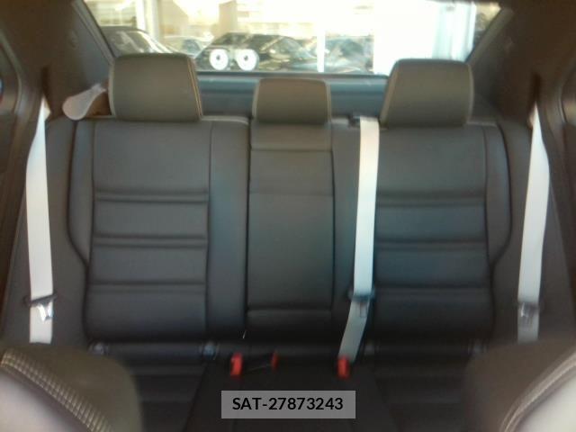 Mercedes Benz E-CLASS 2014-01 5871584-6