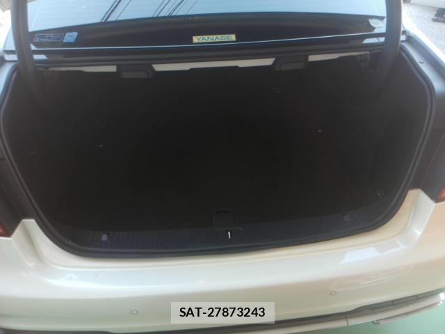Mercedes Benz E-CLASS 2014-01 5871584-8