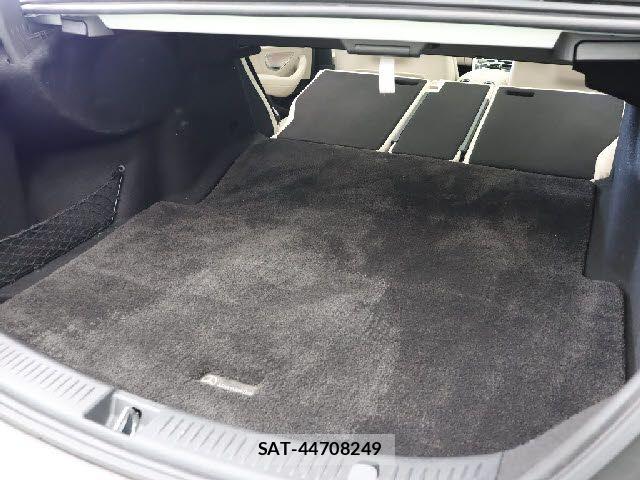 Mercedes Benz E-CLASS 2017-09 6908112-6