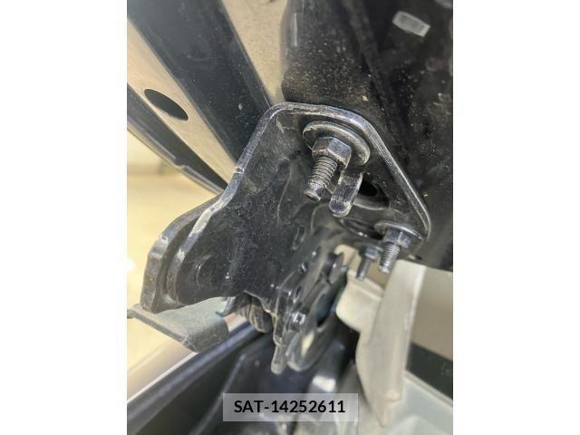 Mercedes Benz E-CLASS 2017-06 8780958-11