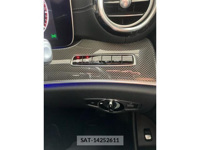 Mercedes Benz E-CLASS 2017-06 8780958-21