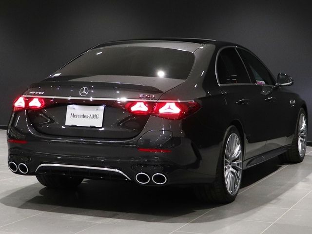 Mercedes Benz E-CLASS 2024-12 1546685-11
