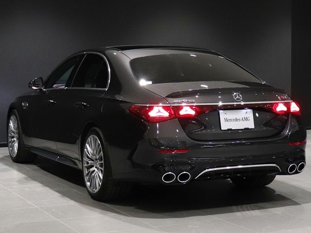 Mercedes Benz E-CLASS 2024-12 1546685-13