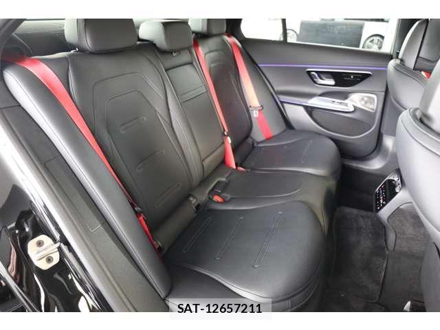 Mercedes Benz E-CLASS 2025-02 3675463-14