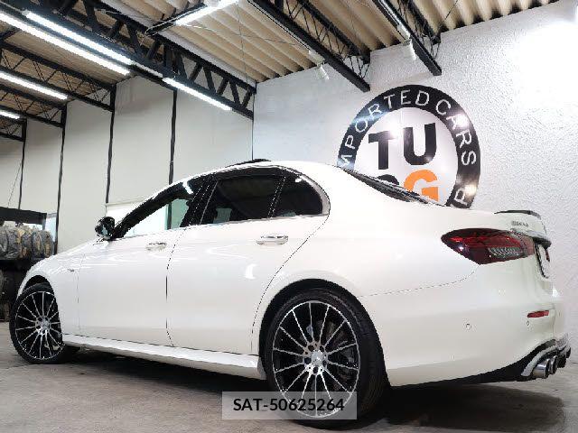 Mercedes Benz E-CLASS 2021-07 8208588-2