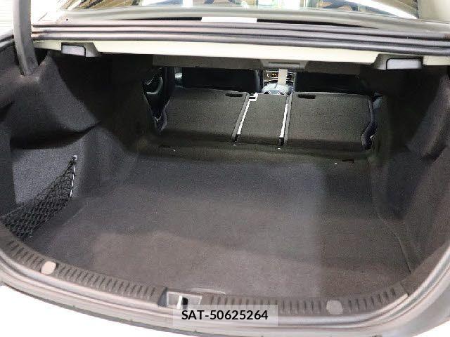 Mercedes Benz E-CLASS 2021-07 8208588-6