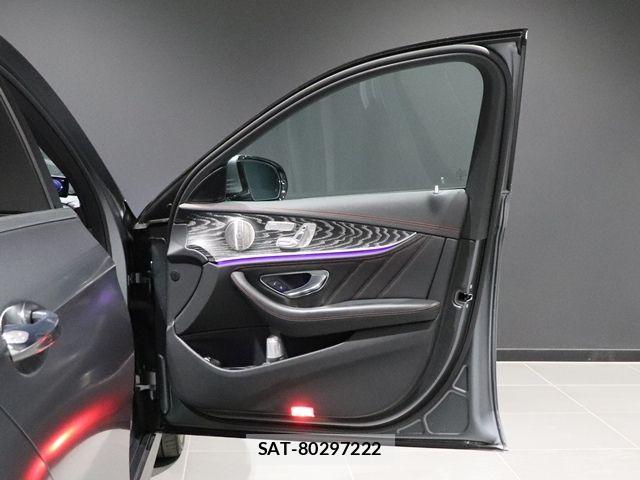 Mercedes Benz E-CLASS 2022-05 8562573-24