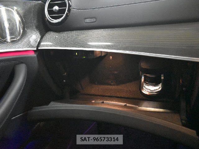 Mercedes Benz E-CLASS 2021-12 8666469-13