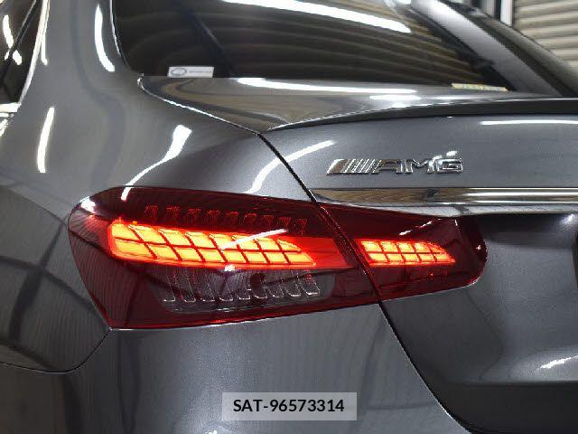 Mercedes Benz E-CLASS 2021-12 8666469-26