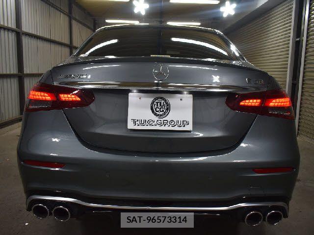 Mercedes Benz E-CLASS 2021-12 8666469-28