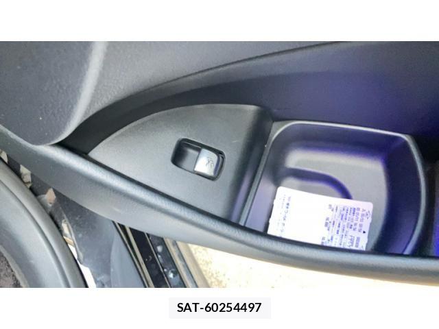 Mercedes Benz E-CLASS 2018-04 7979865-16