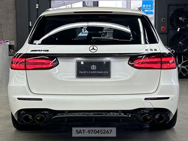 Mercedes Benz E-CLASS 2018-01 8743701-5