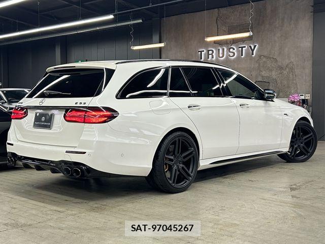 Mercedes Benz E-CLASS 2018-01 8743701-6