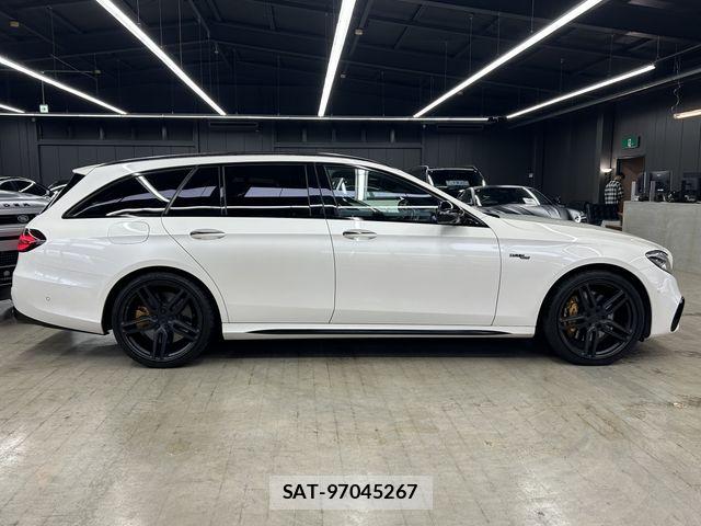 Mercedes Benz E-CLASS 2018-01 8743701-7