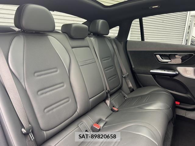 Mercedes Benz EQE 2022-11 6641926-4