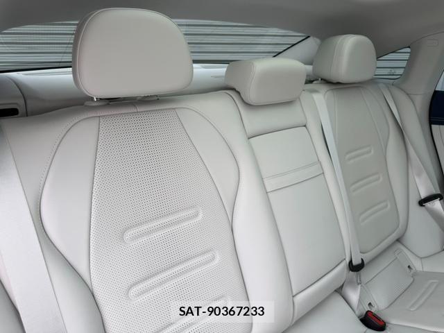 Mercedes Benz EQE 2023-09 8336683-4
