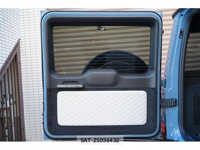 Mercedes Benz G-CLASS 2025-09 1625728-29