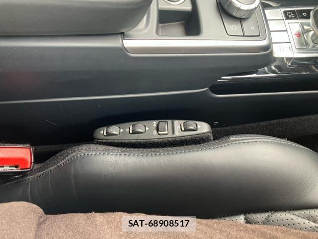 Mercedes Benz G-CLASS 2018-03 8036618-21