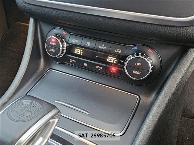 Mercedes Benz GLA-CLASS 2018-01 1429236-21